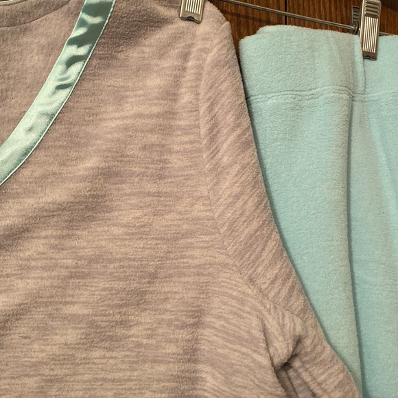 Warm and cozy fleece pajamas size M - Picture 2 of 4